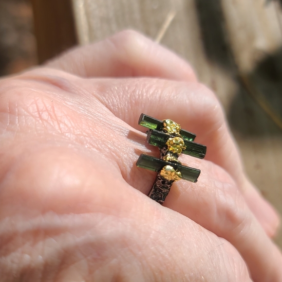 Triple green tourmaline & sterling & gold ring sz 7.5 - Picture 2 of 13